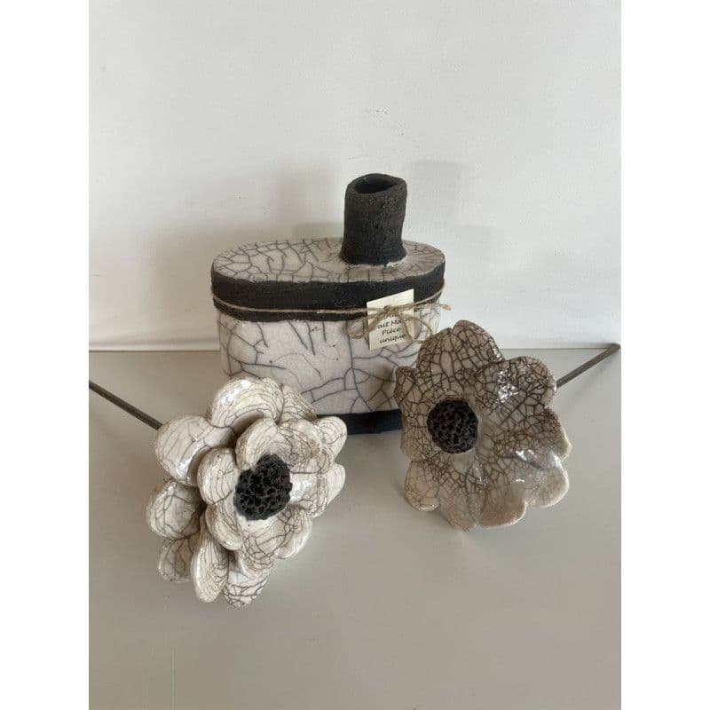 Vase "Bouteille" et ses fleurs Céramique Raku — 1